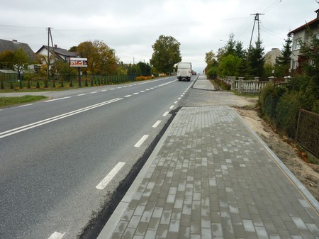 Nowy chodnik z Żalnie w gminie Kęsowo (powiat tucholski) wybudowany w ramach Drogowej Inicjatywy Samorządowej 2014, fot. ZDW