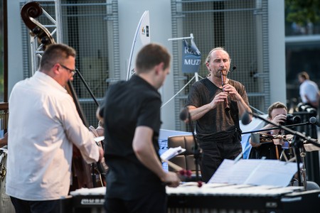 Koncert podczas cyklu „Rzeka muzyki” w amfiteatrze Opery Nova, fot. Tymon Markowski