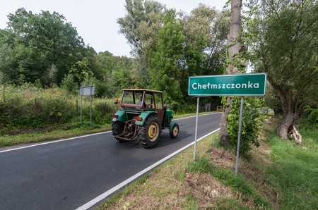 Odnowiona nawierzchnia drogi w Chełmszczonce (powiat bydgoski), fot. Tymon Markowski