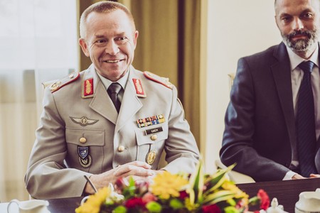 Spotkanie marszałka Całbeckiego i generała Grüna w Urzędzie Marszałkowskim, fot. Andrzej Goiński