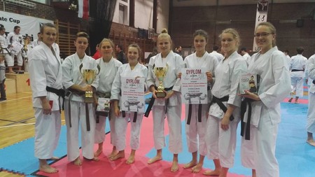 Zawodniczki klubu Kumade podczas XIV Pucharu Polski w Kumite Drużynowym - Mazovia Karate Cup