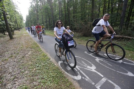 W ramach aktualnych konkursów RPO wsparcie trafi między innymi na budowę ścieżek rowerowych, fot. Mikołaj Kuras
