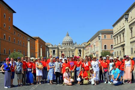 Uczestnicy pielgrzymki na Watykanie