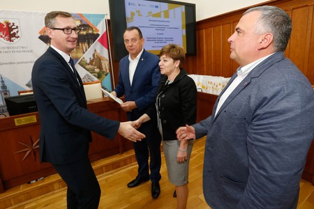 Uroczyste wręczenie umów w ramach Regionalnego Programu Operacyjnego Województwa Kujawsko-Pomorskiego, fot. Mikołaj Kuras
