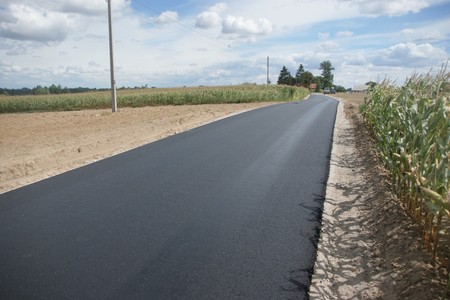 Droga w miejscowości Skaszyn gmina Lubraniec, fot. Biuro Ochrony Gruntów Rolnych