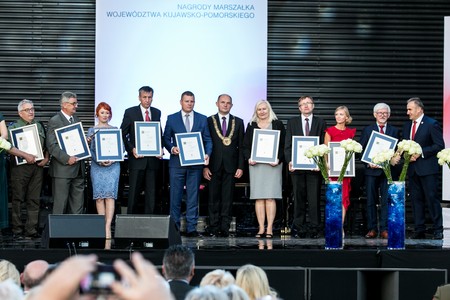 Uroczystość wręczenia Nagród Marszałka 2018 – laureaci i wyróżnieni w kategoriach ochrona środowiska naturalnego oraz edukacja, fot. Andrzej Goiński