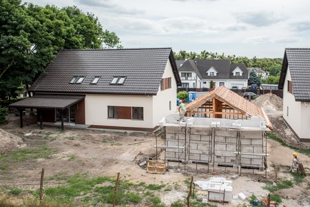 Samorząd powiatu chełmińskiego buduje trzy kameralne domy dziecka – dwa w Chełmnie (na zdjęciu), jeden w Unisławiu; fot. Łukasz Piecyk dla UMWKP