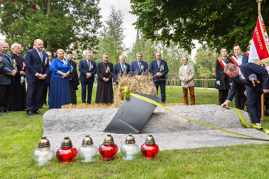 Uroczystość odsłonięcia instalacji, fot. Szymon Zdziebło/tarantoga.pl dla UMWKP.