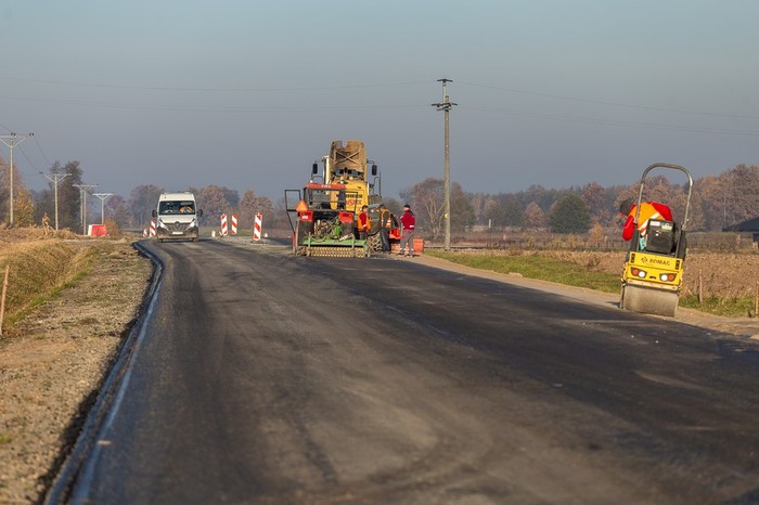 Bilans inwestycji drogowych jest imponujący, fot. Szymon Zdziebło, tarantoga.pl dla UMWKP