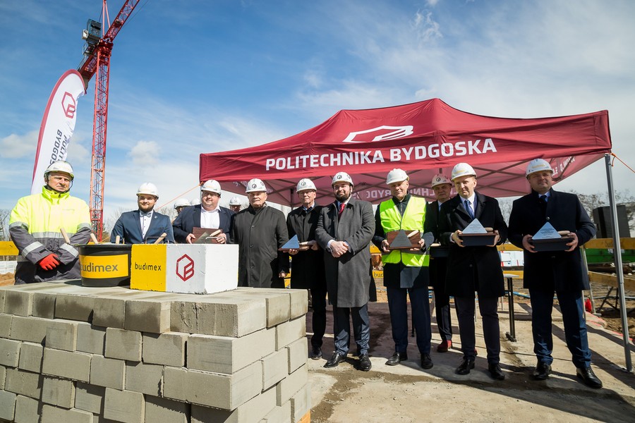 Wmurowanie kamienia węgielnego pod budowę ACS Politechniki Bydgoskiej, fot. Tomasz Czachorowski dla UWMKP