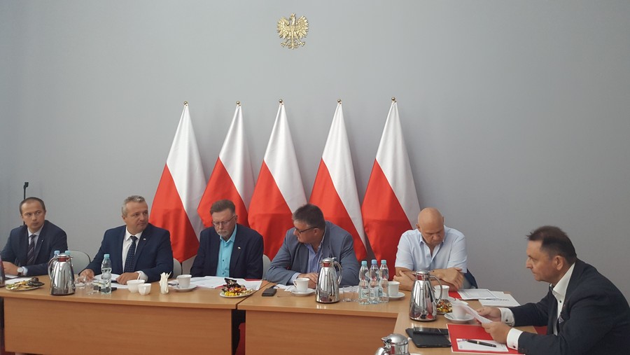 od lewej p. R. Kempiński, p. M. Bogdanowicz, p. Z. Ostrowski, p. M. Ślachciak, p. R. Rogalski, p. L. Walczak podczas posiedzenia Prezydium K-P WRDS