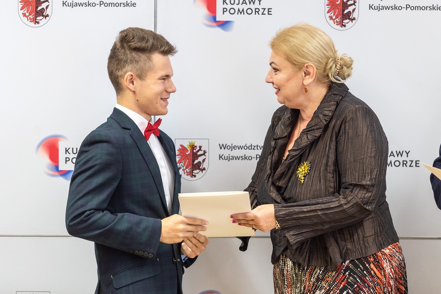 Spotkanie z najlepszymi uczniami i maturzystami, fot. Szymon Zdziebło/tarantoga.pl dla UMWKP