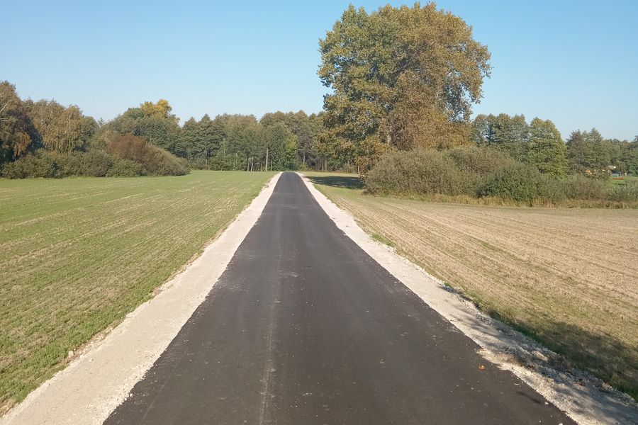 Droga w miejscowości Lubomin Rządowy, Gmina Boniewo, fot Łukasz Domski