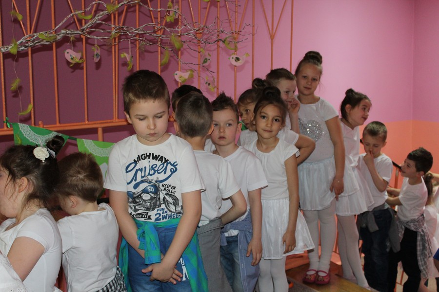 Grupa dzieci 5-6 letnich z Przedszkola Publicznego nr 19 Bajka we Włocławku, nauczyciel- Małgorzata  Rosińska
