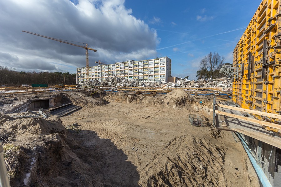 Budowa szpitala na Bielanach, marzec 2017; fot. Szymon Zdziebło/tarantoga.pl dla UMWKP
