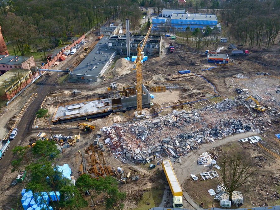 Postępy na budowie szpitala na Bielanach, fot. Sky Drone Studio dla KPIM