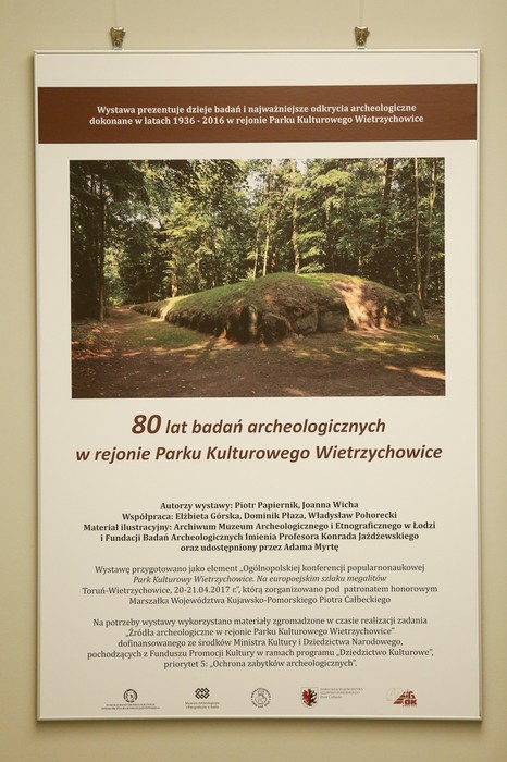 Wystawa „Park Kulturowy Wietrzychowice. 80 lat badań archeologicznych”, którą można oglądać w Urzędzie Marszałkowskim, fot. Mikołaj Kuras
