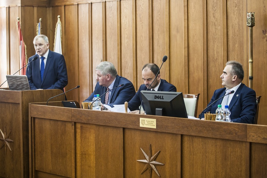 Wizyta Vytenisa Andriukaitisa, komisarza Unii Europejskiej ds. zdrowia i bezpieczeństwa żywności, podczas sesji sejmiku województwa, fot. Andrzej Goiński