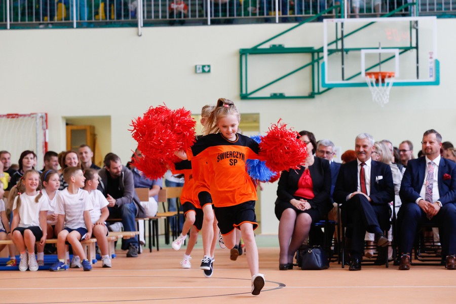 Uroczyste otwarcie sali gimnastycznej w Świerczynkach, fot. Mikołaj Kuras