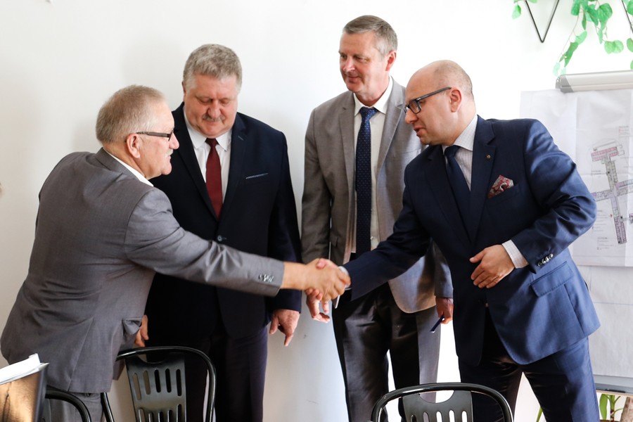 Ceremonia podpisania umowy, fot. Mikołaj Kuras dla UMWKP