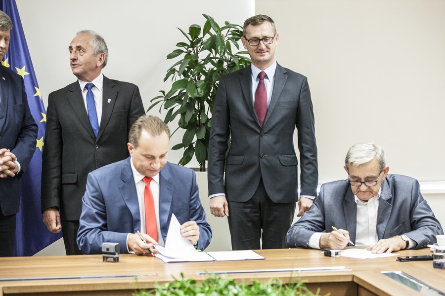 Ceremonia podpisania umów, fot. Andrzej Goiński/UMWKP
