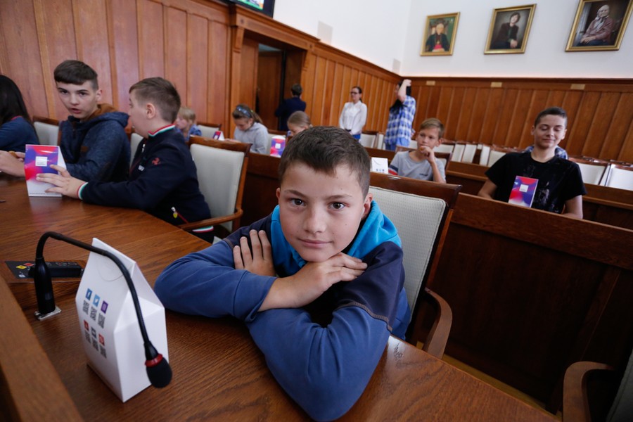 Dzieci z Ukrainy z wizytą w Urzędzie Marszałkowskim, fot. Mikołaj Kuras dla UMWKP