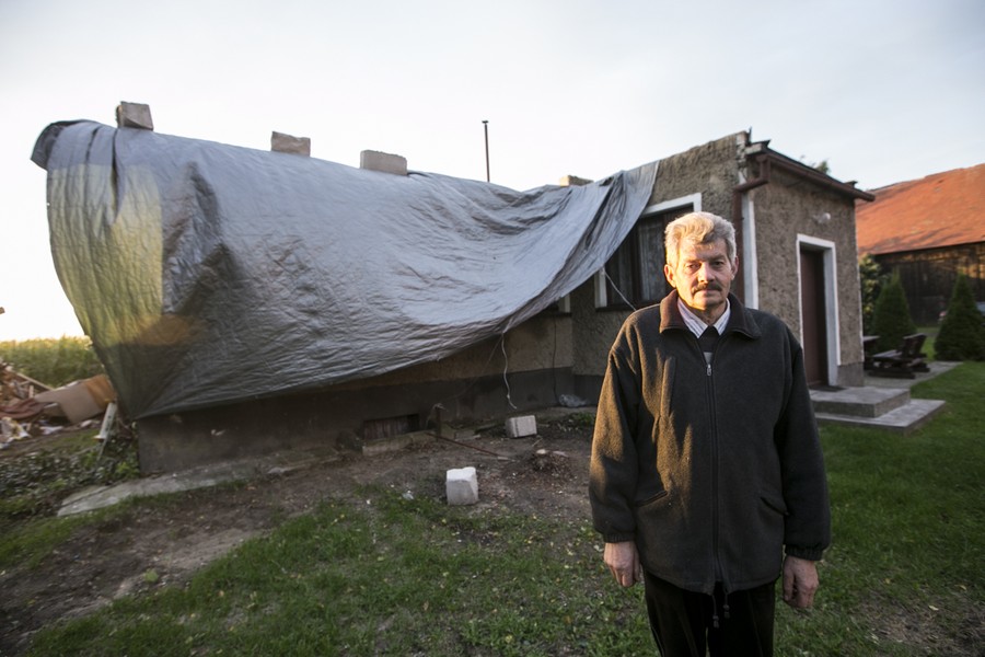Pierwszy dom mobilny typu holenderskiego dotarł do mieszkańców Pamiętowa w gminie Kęsowo, fot. Andrzej Goiński/UMWKP