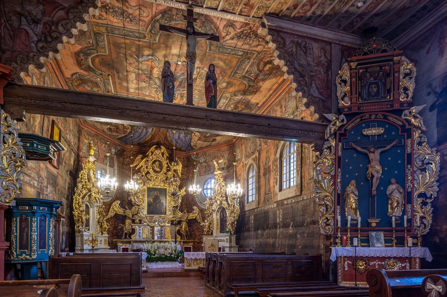 Wnętrze kościoła pw. św. Mikołaja w Gąsawie, fot. Kujawsko-Pomorska Organizacja Turystyczna