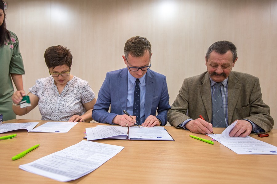 Podpisanie umów z partnerami KSOW, fot. Szymon Zdziebło/tarantoga.pl