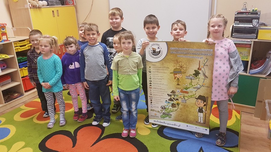 Zajęcia edukacyjno-przyrodnicze prowadzone przez edukatorów przyrodniczych na temat działalności Zespołu Parków Krajobrazowych Chełmińskiego i Nadwiślańskiego