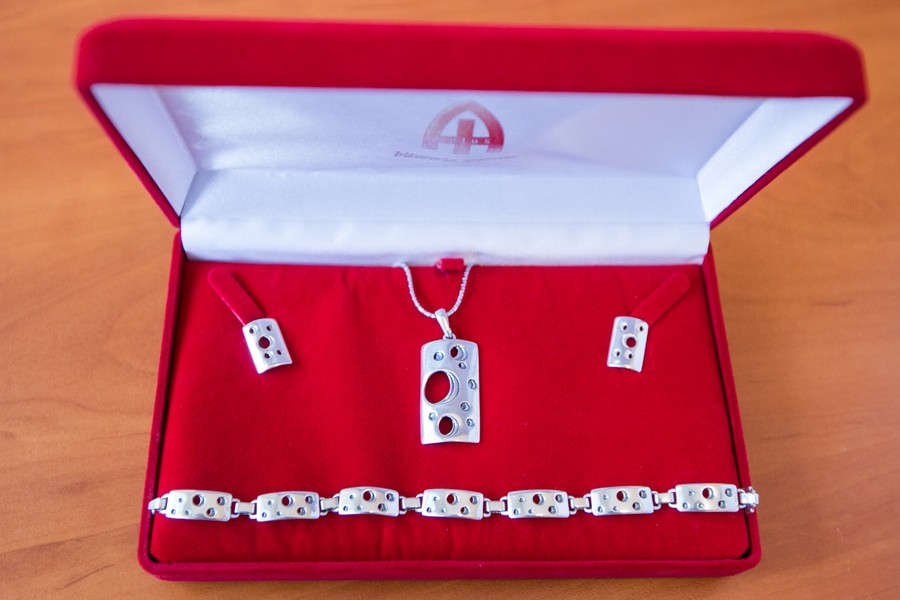 srebrna biżuteria od firmy Ada-Plus, fot. Andrzej Goiński