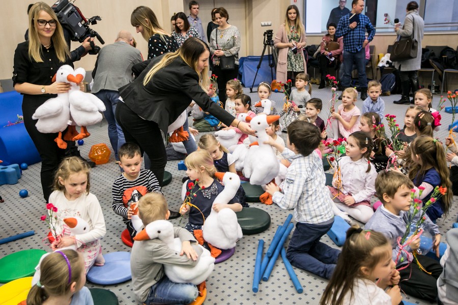 Spotkanie z przedszkolakami w Urzędzie Marszałkowskim w przededniu Dnia Kobiet, fot. Andrzej Goiński