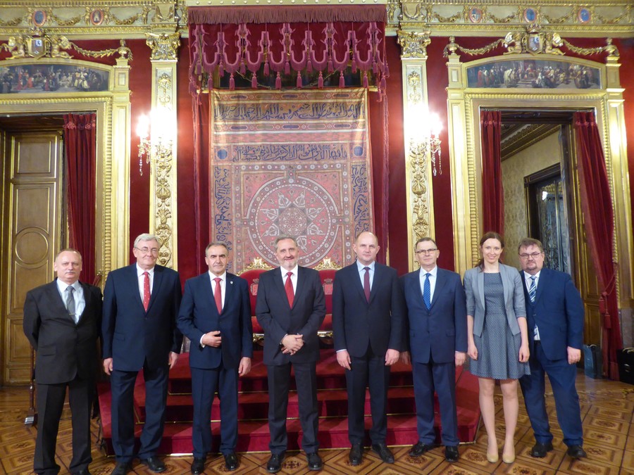 Podczas wizyty w siedzibie administracji regionu Nawarra, fot. fot. Gobierno de Navarra