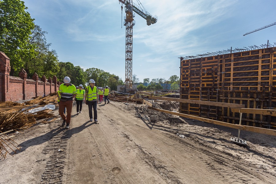 Niedziela na budowę na Bielanach, 29 kwietnia 2018, fot. Szymon Zdziebło www.tarantoga.pl dla UMWKP