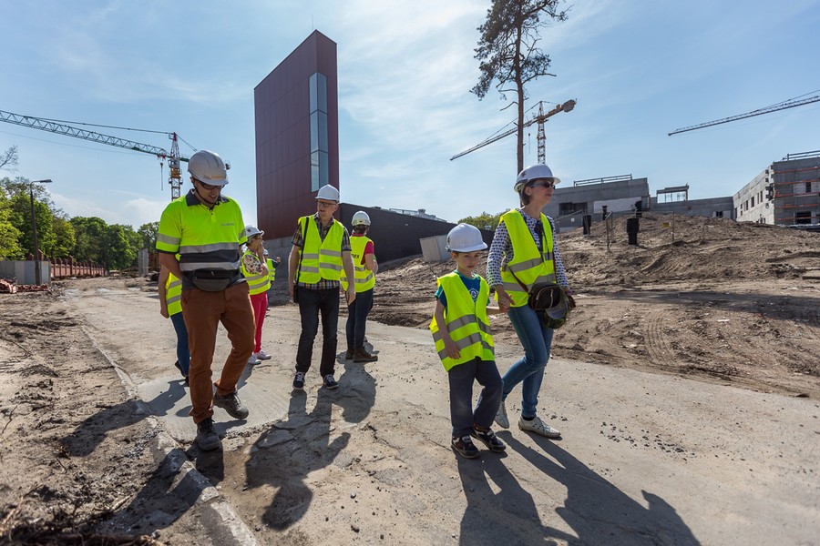 Niedziela na budowę na Bielanach, 29 kwietnia 2018, fot. Szymon Zdziebło www.tarantoga.pl dla UMWKP