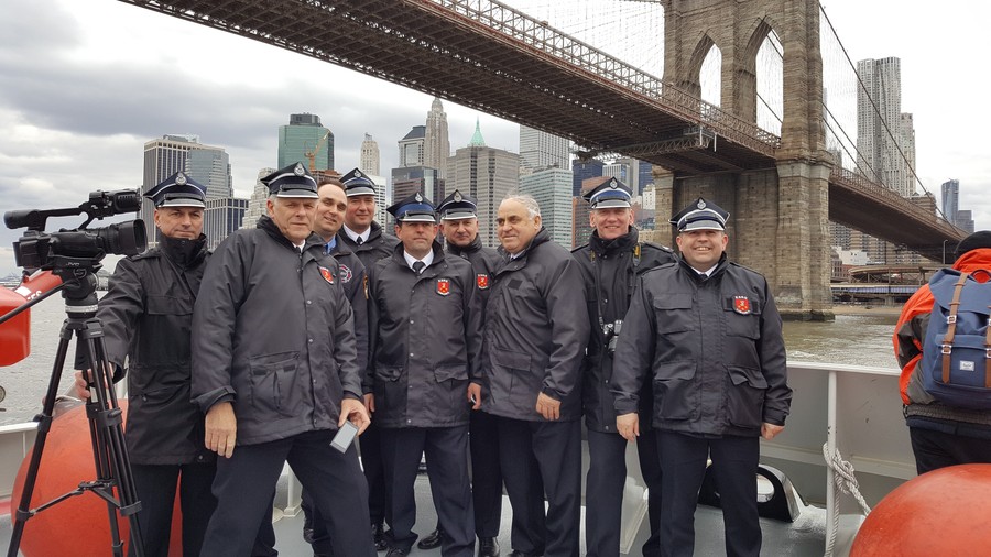 Dzięki wsparciu samorządu województwa strażacy ochotnicy z regionu uczestniczyli ostatnio w wyjeździe studyjnym do Stanów Zjednoczonych, podczas którego byli podejmowani przez nowojorskich strażaków, fot. Archiwum UM