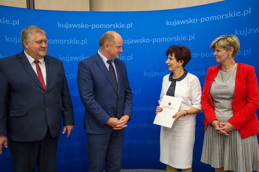 Uroczystość wręczenie umów RPO, fot. Szymon Zdziebło/tarantoga.pl dla UMWKP