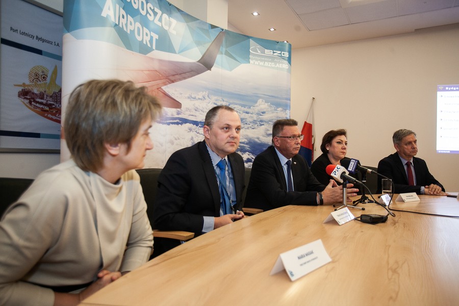Konferencja prasowa dotycząca połączeń lotniczych Bydgoszcz-Kijów i Kijów-Bydgoszcz fot. Filip Kowalkowski
