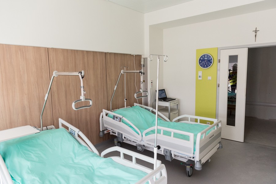 Pierwszy pokój chorych w nowym budynku głównym Wojewódzkiego Szpitala Zespolonego jest już gotowy, fot. Łukasz Piecyk