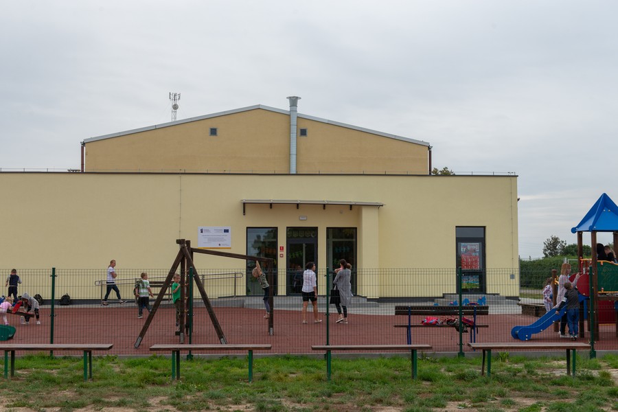 Nowy budynek oddziału przedszkolnego przy Szkole Podstawowej w Robakowie działa od kilku dni, fot. Łukasz Piecyk 