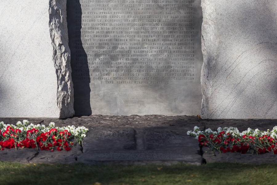 Ceremonia odsłonięcia Pomnika Pamięci Ofiar Zbrodni Pomorskiej 1939, fot. Szymon Zdziebło/Tarantoga