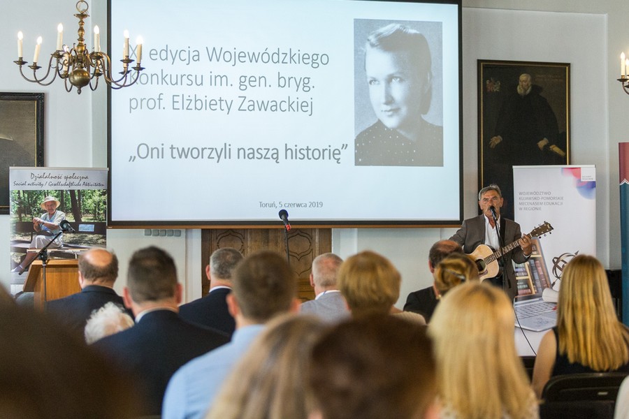 Uroczystość wręczenia nagród w konkursie „Oni tworzyli naszą historię”, fot. Szymon Zdziebło/tarantoga.pl