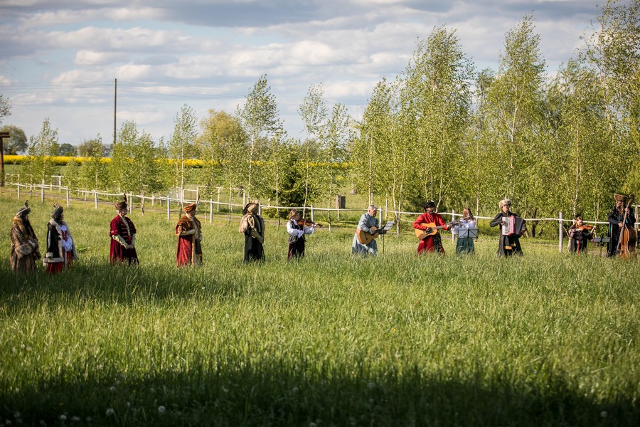 Członkowie husarii wykonali „Barkę”, fot. Andrzej Goiński 