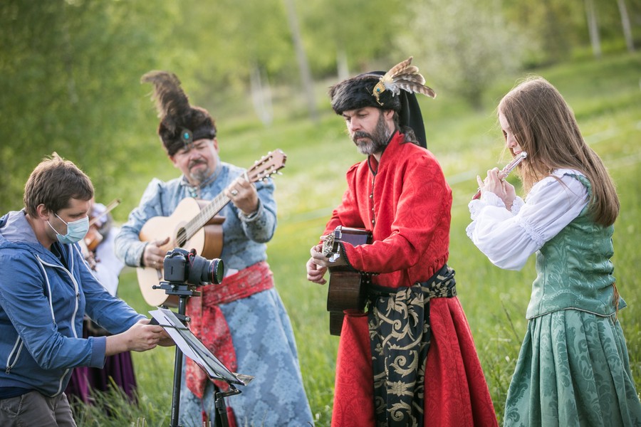 Członkowie husarii wykonali „Barkę”, fot. Andrzej Goiński 