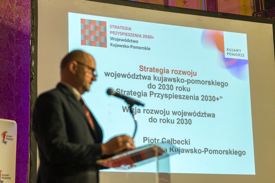 Konferencja otwierająca konsultacje społeczne Strategii rozwoju województwa 2030 +, fot. Szymon Zdziebło/trantoga.pl dla UMWKP
