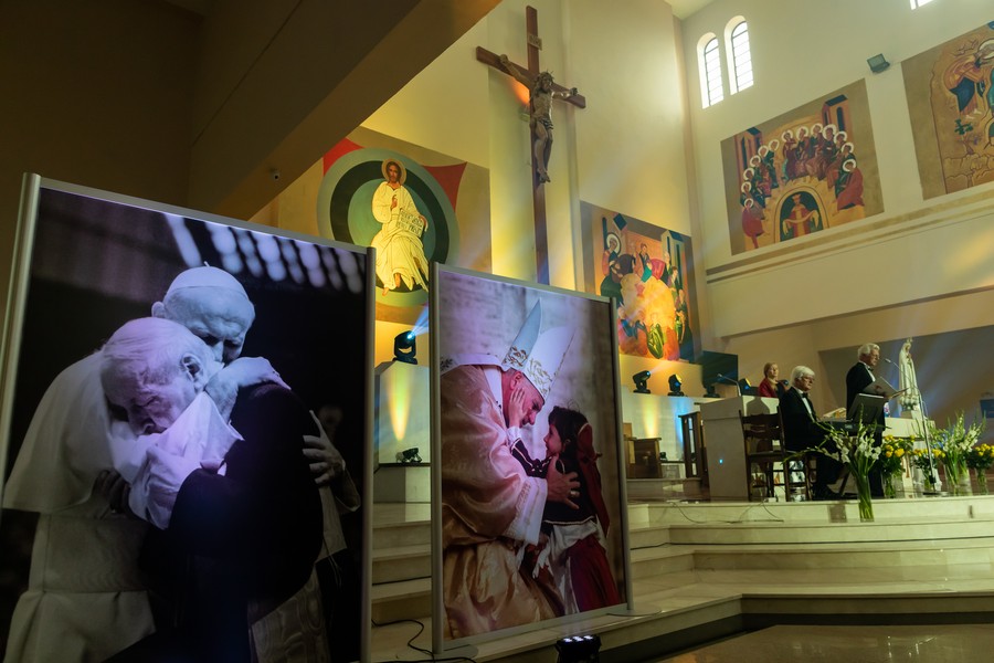 Bydgoski koncert galowy z okazji setnej rocznicy urodzin Jana Pawła II, fot Filip Kowalkowski dla UMWKP
