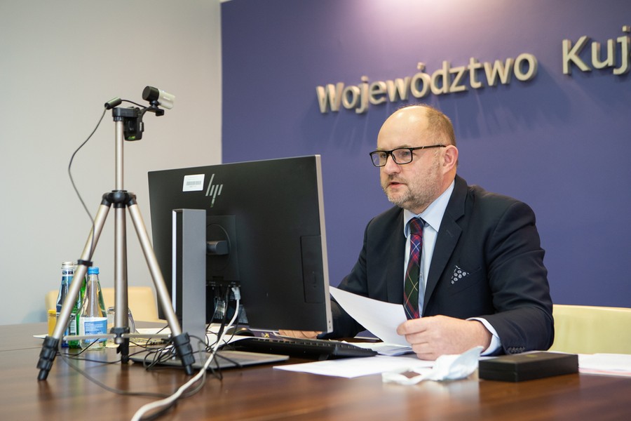 Posiedzenie KWRiST 25 listopada 2020, przewodniczą marszałek Piotr Całbecki i wiceminister w MSWiA Paweł Szefernaker