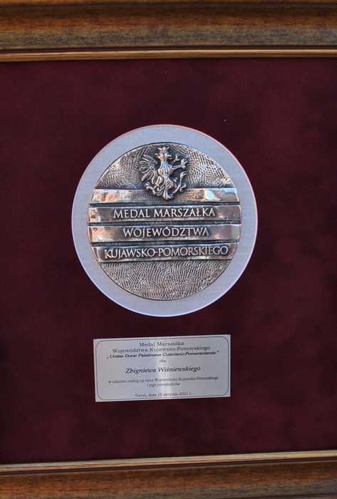 XIV Bydgoski Rowerowy Rajd Niepodległości, 15.08.2021, Medal Marszałka Województwa, fot. Marek Wiśniewski