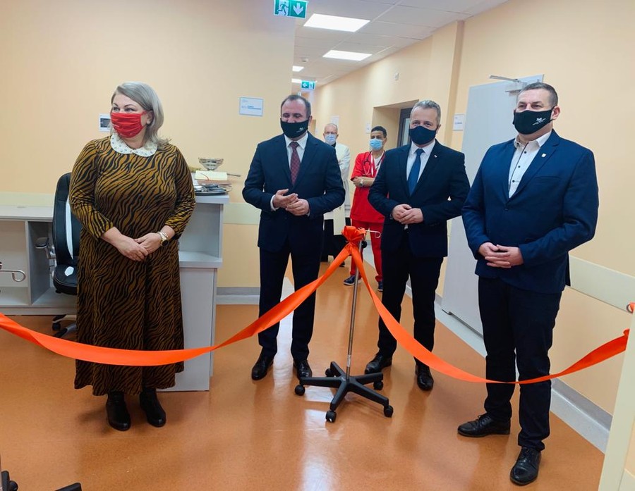 Otwarcie nowo wyremontowanego oddziału wewnętrznego w szpitalu powiatowym w Mogilnie, fot. Andrzej Goiński/UMWKP