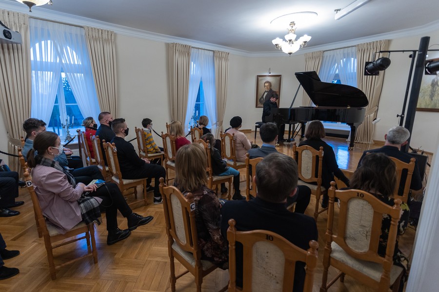Koncert w Ośrodku Chopinowskim w Szafarni z okazji urodzin Fryderyka Chopina, Fot. Mikołaj Kuras dla UMWKP